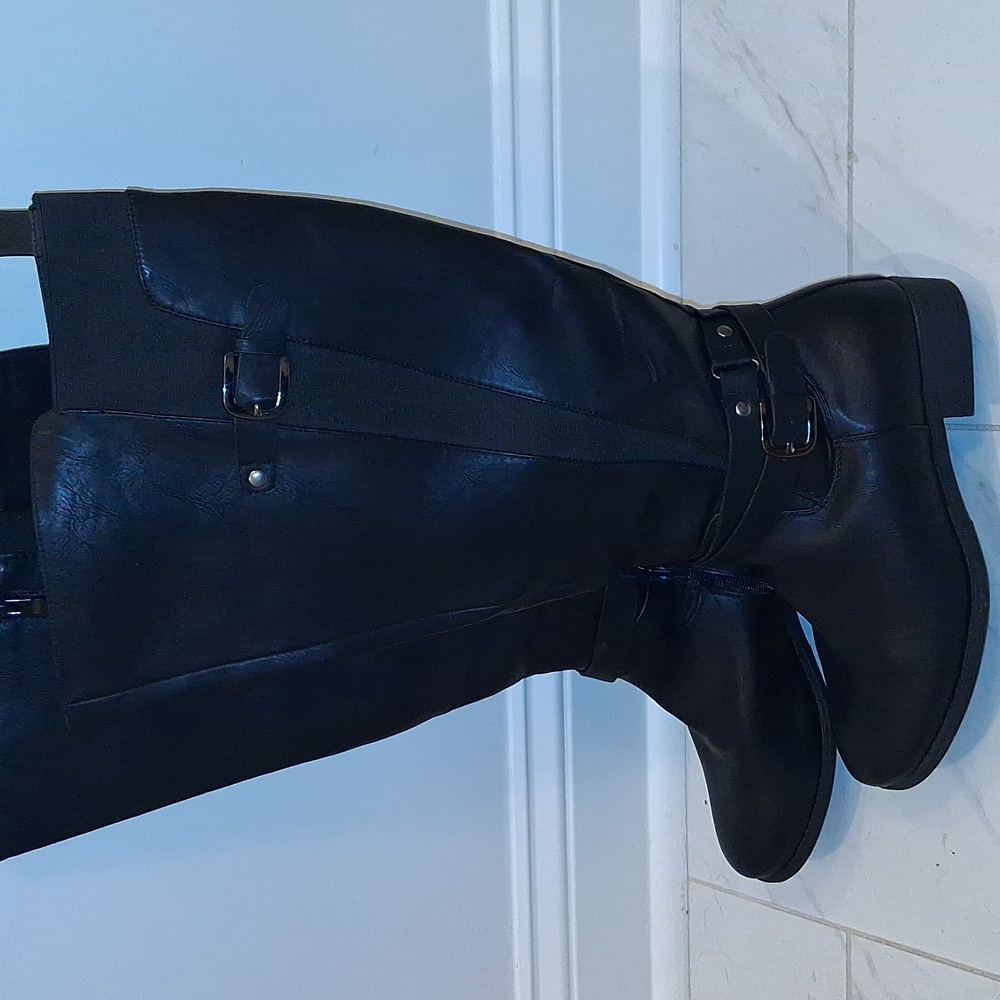 Stylish Black Faux Leather, Over the Knee Boots. Size 9Wide Calf, Lots Of Room - Picture 7 of 8